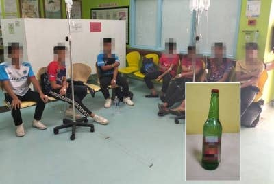 Spirit yang disyaki dicampur dalam minuman berkarbonat sebelum diminum oleh pelajar berkenaan.