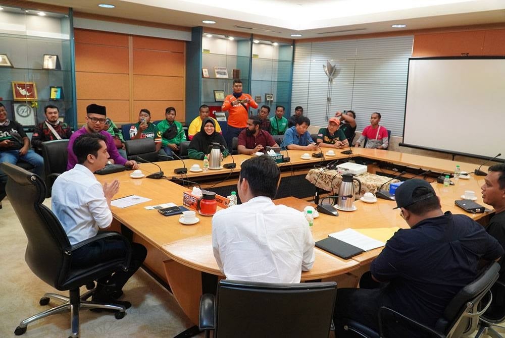 Adam Adli mendengar cadangan yang dikemukakan berhubung penambahbaikan dan isu berbangkit berkaitan p-hailing.