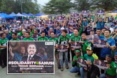 Nasron (lima kanan) ketika melancarkan Himpunan Solidariti sebagai tanda sokongan kepada Menteri Besar Kedah, Datuk Seri Muhammad Sanusi Md Nor. (Gambar kecil: Poster bertulisan #Solidariti4Sanusi yang dipegang peserta Himpunan Solidariti sebagai tanda sokongan kepada Menteri Besar Kedah.)
