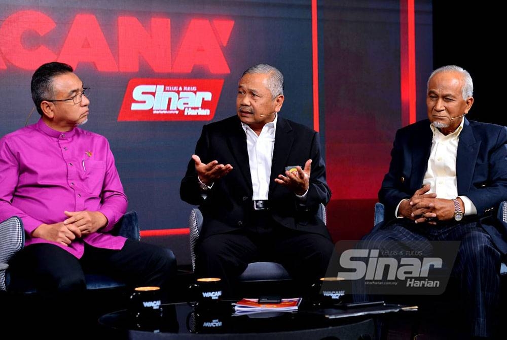 Wacana Sinar Siri 401 yang membincangkan tajuk 'Membela Sosioekonomi Veteran Tentera' menampilkan tiga panelis iaitu (dari kiri) Adly, Sharuddin dan Jalil. - Foto Sinar Harian/ASRIL ASWANDI SHUKOR