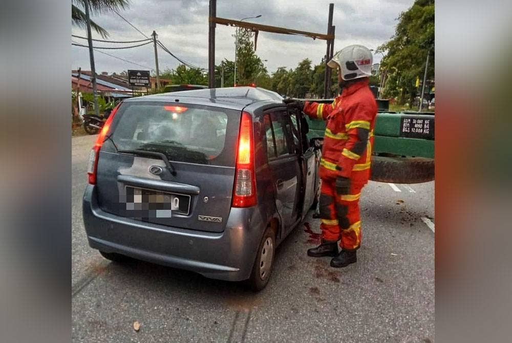 Keadaan Viva yang dipandu mangsa dalam kejadian tersebut. - Foto ihsan JBPM