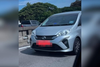 Pemilik kenderaan disaman kerana memasang lampu mata arah pada kenderaannya kerana tindakan itu menyalahi undang-undang.