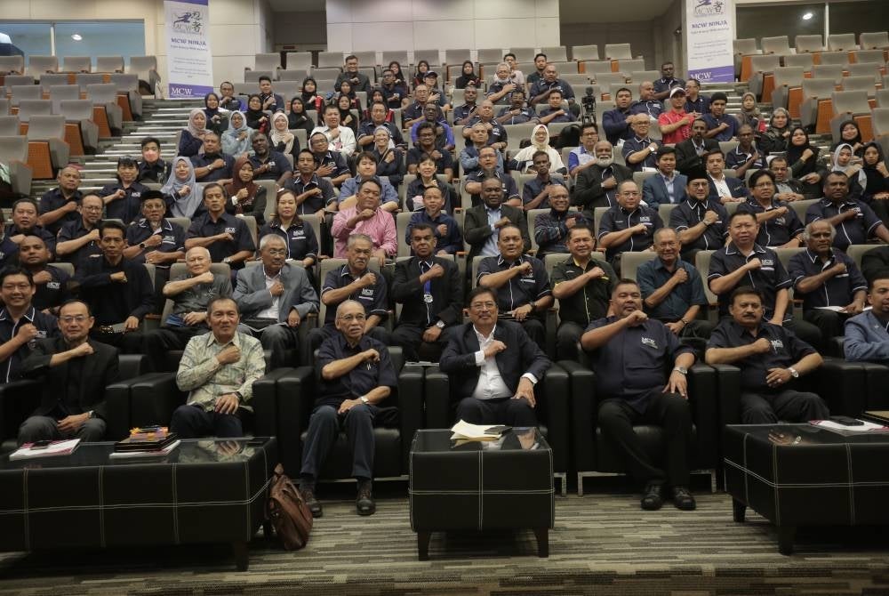 Azam merasmikan Mesyuarat Agung Kali Ketiga Pemerhati Rasuah Malaysia di Universiti Putra Malaysia, di sini, pada Sabtu.