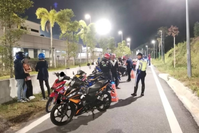 Bahagian Siasatan dan Penguatkuasaan Trafik Ibu Pejabat Polis Daerah Ampang Jaya mengadakan operasi susulan aduan orang awam mengenai masalah bunyi bising dari ekzos motosikal yang mengganggu ketenteraman penduduk.