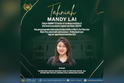Seri Paduka berdua menzahirkan rasa sukacita dan bangga atas pencapaian Mandy Lai. - Foto Facebook Istana Negara