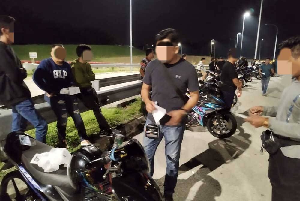 Polis telah mengeluarkan 186 saman kepada penunggang motosikal atas pelbagai kesalahan dalam Op Bersepadu di hentian rehat dan rawat (R&R) Seremban pada Sabtu.