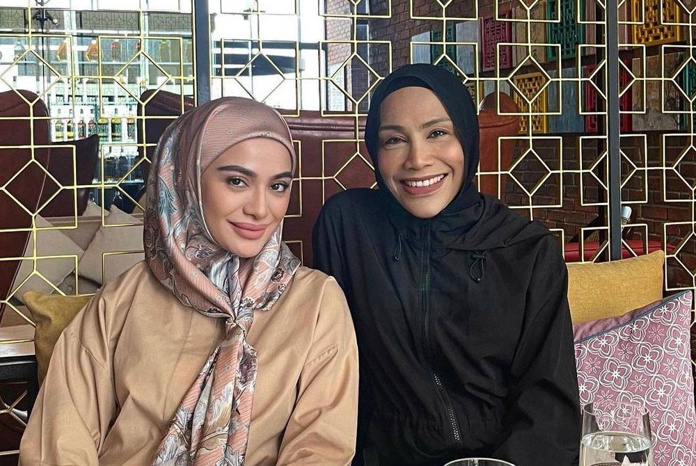 Gambar kenangan Kilafairy bersama Allahyarham ibunya, Rohana Jalil.