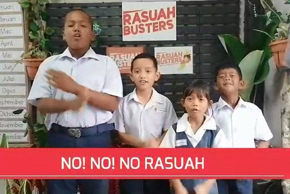 Empat murid kelas pemulihan khas SK Kampung Banyok, Sibu menghasilkan video khas sempena Program Bicara Cilik Rasuah Busters Sabtu ini.