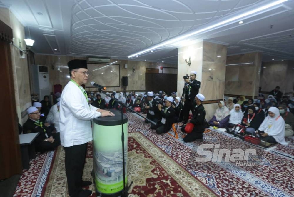 Mohd Na'im berucap pada majlis ramah mesra di Ibu Pejabat Tabung Haji (TH) Makkah, Abraj Al-Janadriyah pada Rabu.