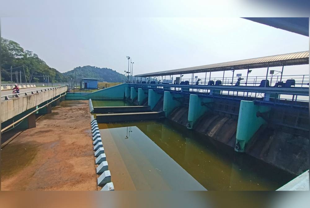 Pemantauan JPS menunjukkan telah berlaku sedikit peningkatan paras air di empangan daripada 6.68 meter semalam kepada 7.07 meter hari ini.