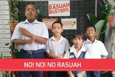 Empat murid kelas pemulihan khas SK Kampung Banyok, Sibu menghasilkan video khas sempena Program Bicara Cilik Rasuah Busters Sabtu ini.
