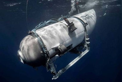 Titan terputus komunikasi dengan pengendali pelancongan pada Ahad ketika berada kira-kira 700 km ke selatan St John's, Newfoundland. - Foto Reuters