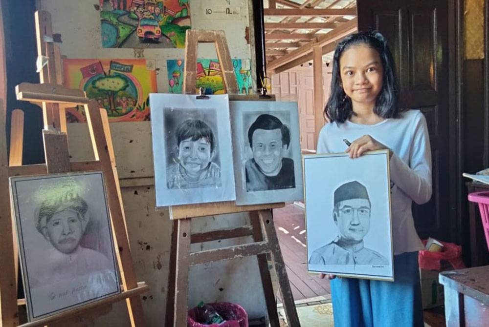 Fatimah Az Zahra menunjukkan individu ternama yang pernah dilukis.