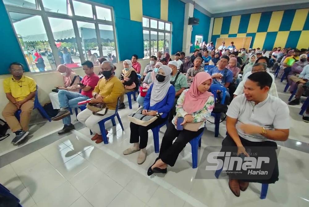 Seramai 329 kontraktor kecil dalam kalangan kontraktor G1 terbabit dalam proses cabutan undi bagi 20 projek di Hulu Langat