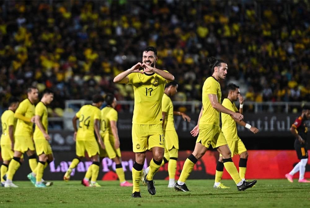 Josue meraikan jaringannya ketika Harimau Malaya menentang Papua New Guinea dalam aksi persahabatan di Stadium Sultan Mizan Zainal Abidin pada Selasa lalu. - Foto: Bernama