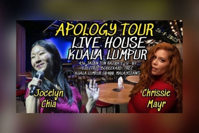 Chrissie Mayr mempromosikan jelajah berkenaan di Instagramnya.