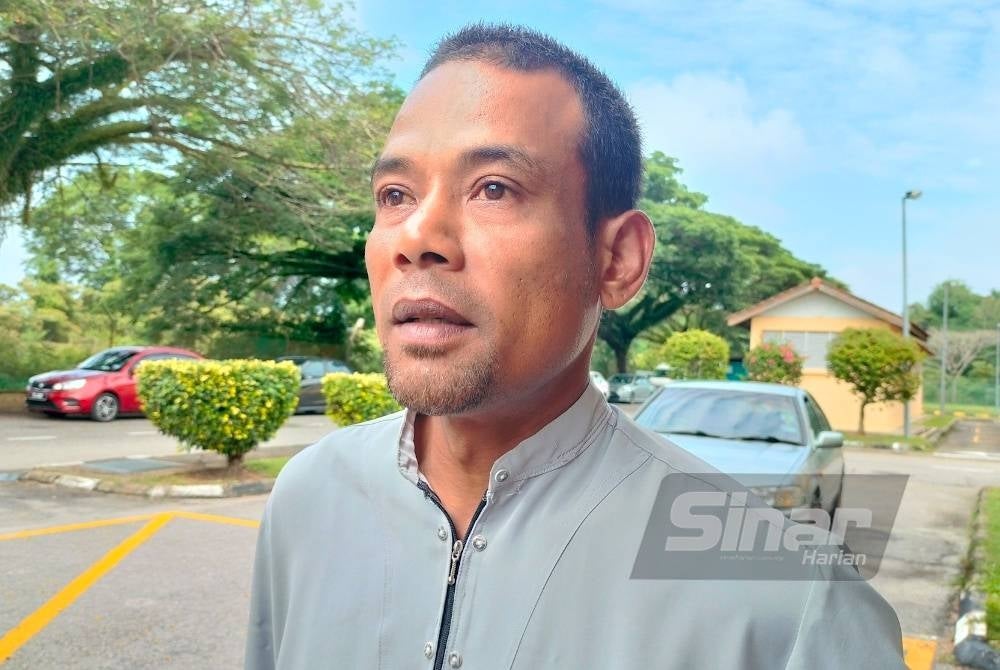 
Nik Mohd Khairul Hisyam