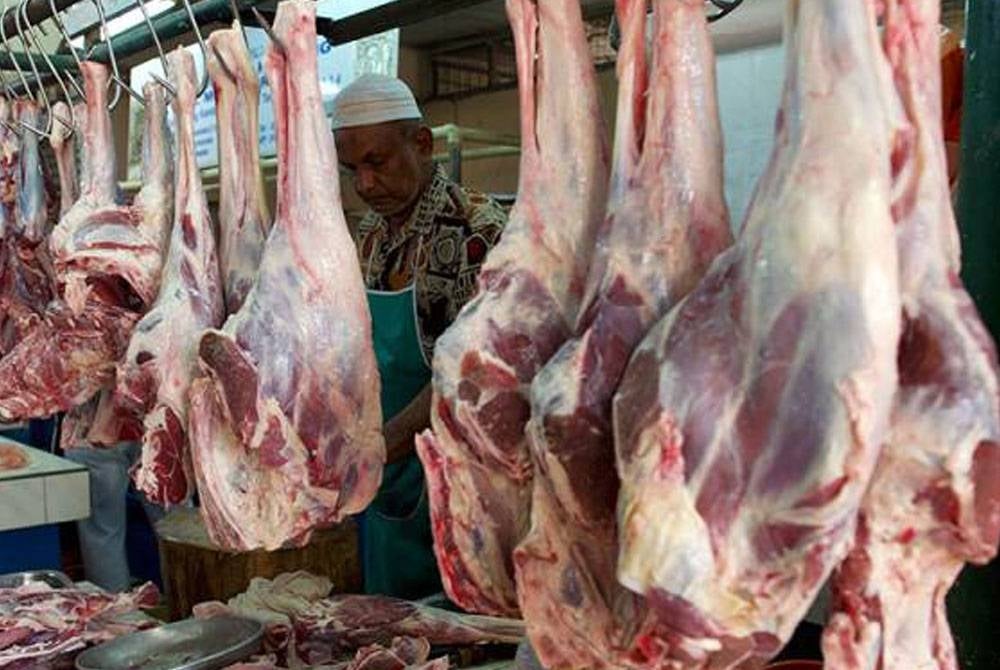 Menteri Pertanian dan Keterjaminan Makanan, Datuk Seri Mohamad Sabu memberi jaminan bahawa bekalan makanan mencukupi untuk sambutan Aidiladha. - Gambar hiasan