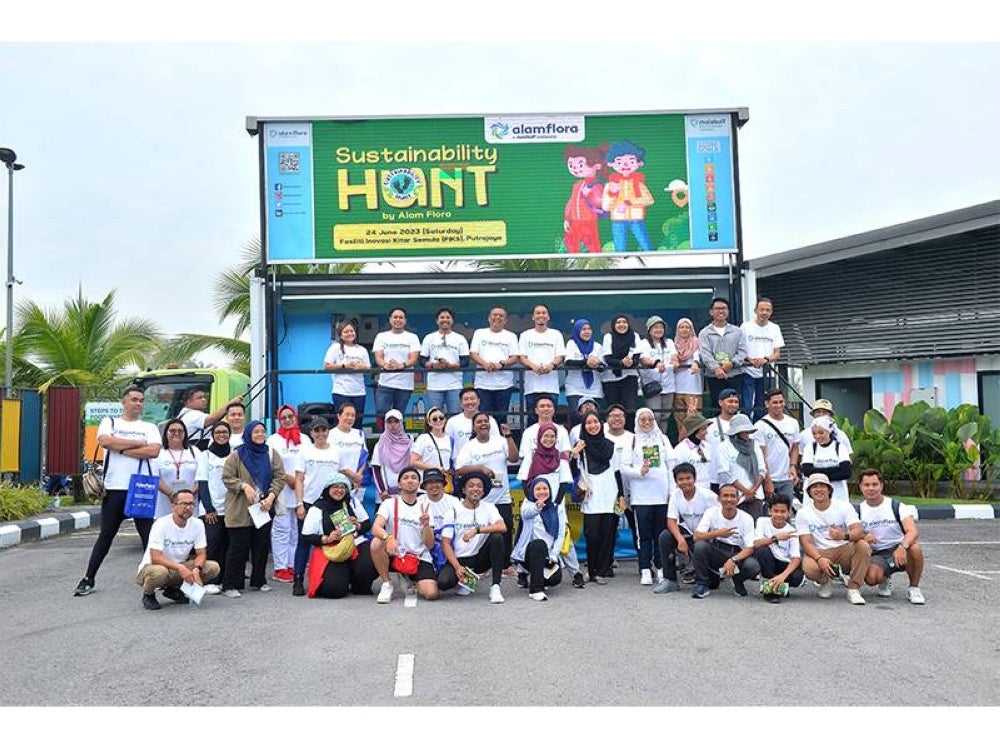 Para peserta bergambar sebelum memulakan acara.