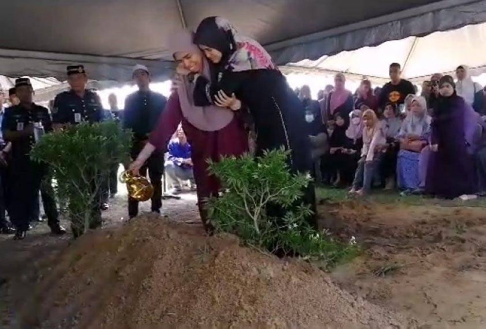 Allahyarham meninggalkan seorang isteri dan sepasang cahaya mata berusia empat tahun dan setahun empat bulan. - Foto Astro AWANI