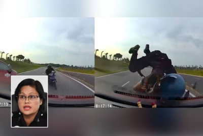 Tangkap layar rakaman video yang tular di media sosial mengenai kejadian seorang penunggang motosikal lawan arus sebelum melanggar kereta di daerah Sungai Buloh, pada Sabtu. (Gambar kecil: Shafa'aton)