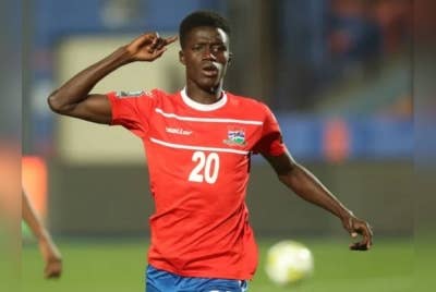 Bojang beraksi bersama kelab Gambia, Steve Biko. - Foto Agensi