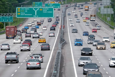 Bagi perjalanan bermula Selasa hingga Khamis, pengguna lebuh raya dari Lembah Klang menuju ke destinasi lebih jauh seperti Perlis, Kedah, Pulau Pinang, Perak (Kuala Kangsar-Bukit Merah) dan Johor dinasihatkan memasuki lebuh raya lebih awal sebelum 10 pagi. - Foto Bernama