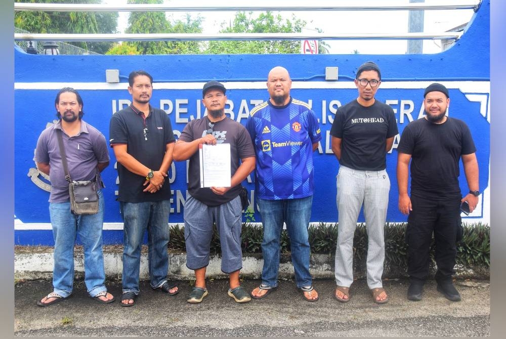 Sebahagian daripada kira-kira 150 penduduk di Bandar Baru Bukit Mentok, di Kemaman mendakwa masih belum mendapat bantuan banjir berjumlah RM1,000 daripada kerajaan negeri dan Bantuan Wang Ihsan (BWI) sebagaimana dijanjikan.