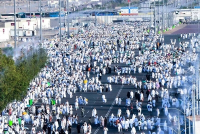 Jemaah haji berada di bumi Arafah bagi mengerjakan ibadat haji pada tahun 1444H/2023M. - Foto Bernama