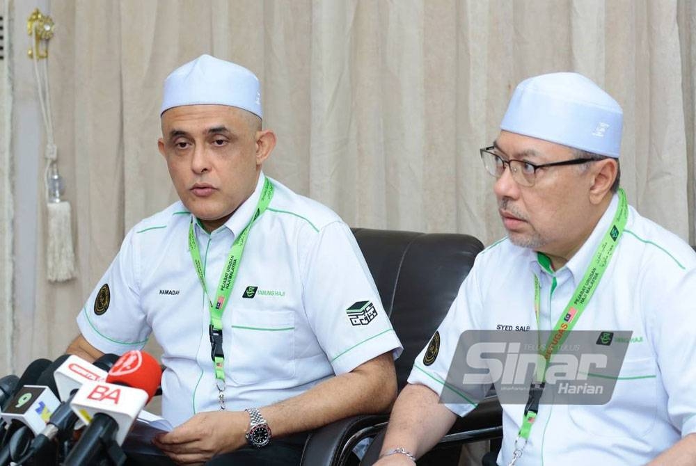 Syed Hamadah (kiri) dan Syed Saleh ketika sidang media di Makkah pada Khamis.