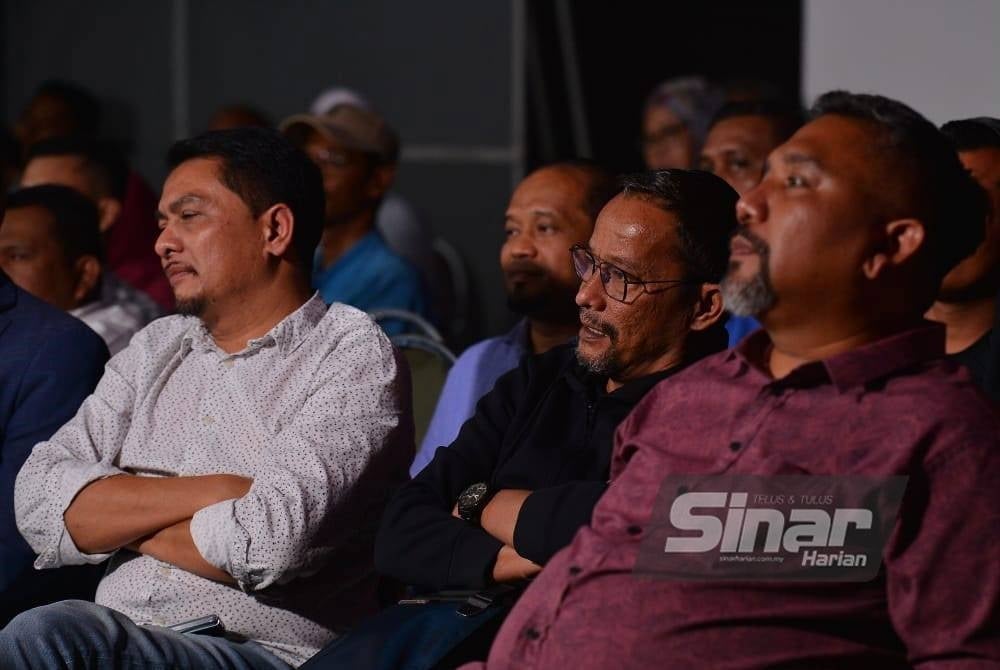 Orang ramai hadir menyaksikan Wacana Sinar Siri 404 membincangkan tajuk PRN: Adakah Bom Jangka Kedua? yang berlangsung di Studio Sinar Harian, pada Selasa. - Foto Sinar Harian/Asril Aswandi Shukor.