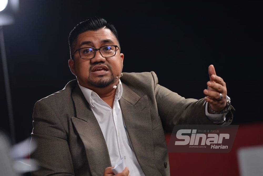 Badrul Hisham atau Che'gubard ketika menjadi panelis pada Wacana Sinar Siri 404 bertajuk 'PRN: Adakah Bom Jangka Kedua?' yang secara langsung di platform digital Sinar Harian pada Selasa. - Foto Sinar Harian/Asril Aswandi Shukor