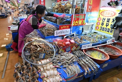 Seoul bagaimanapun mengekalkan larangan import produk makanan laut dari wilayah Fukushima sebagai langkah berjaga-jaga. - Foto: AFP