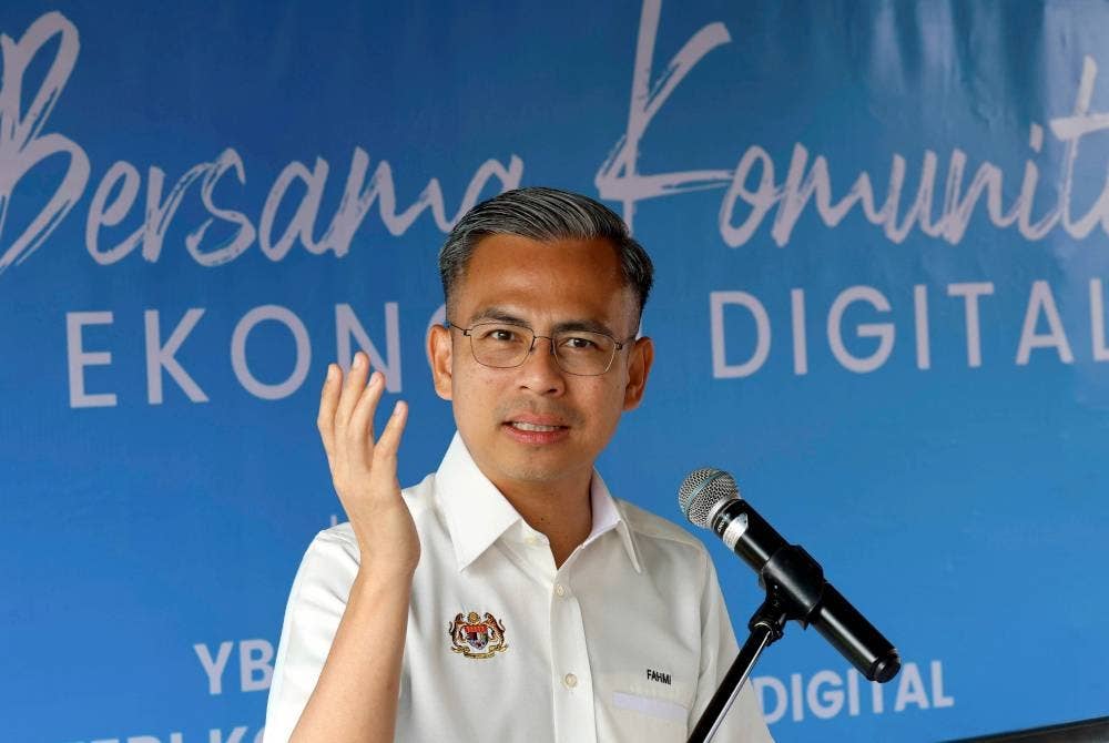 Fahmi Fadzil - Foto Bernama