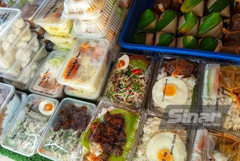 Antara menu yang terdapat di Gobok Kuih.