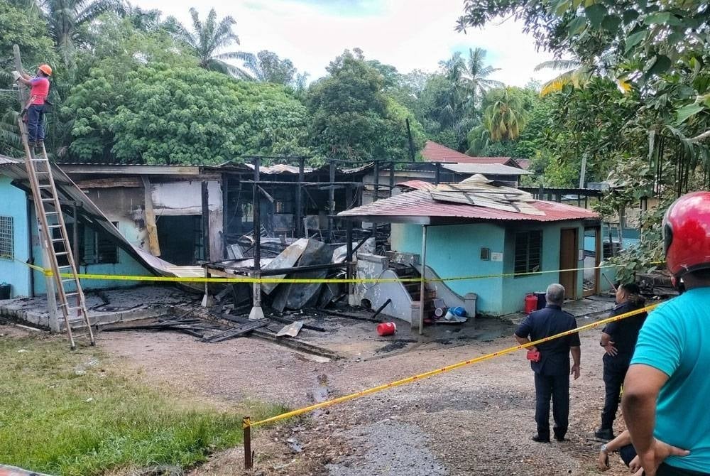 Sebuah madrasah tahfiz di Jalan Dato Dol Said di Taboh Naning terbakar 45 peratus.