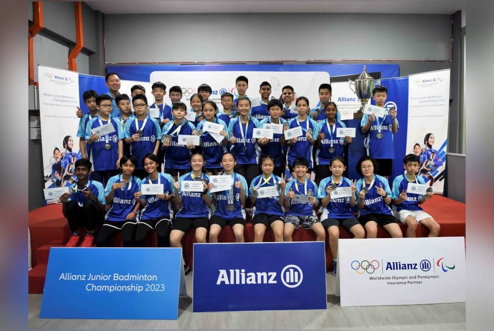 Sebahagian pemenang AJBC di Kuala Lumpur pada Ahad. - Foto Allianz