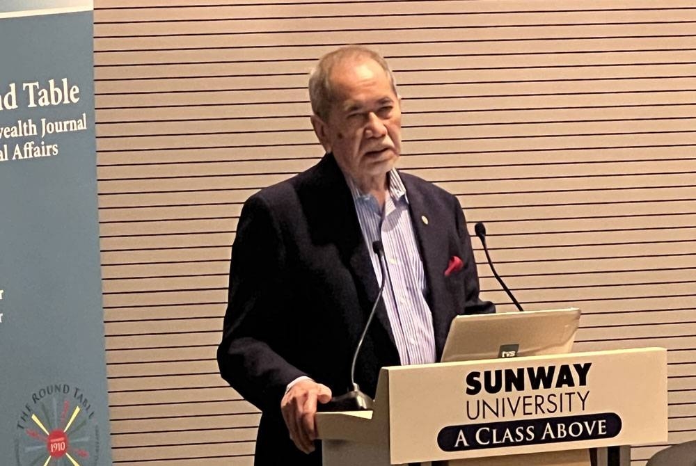 Wan Junaidi ketika berucap pada forum bertajuk 'Kestabilan Politik dalam Parlimen Tergantung' pada Selasa.