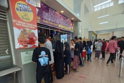 Restoran yang menjual Menu Rahmah berhampiran UiTM Seri Iskandar, Perak. - Foto Bernama (kredit Nazira Hasanah Nasaruddin)