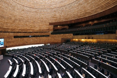 Parlimen Thailand mengadakan sidang bersama pada Khamis untuk mengundi perdana menteri baharu. - Foto EPA