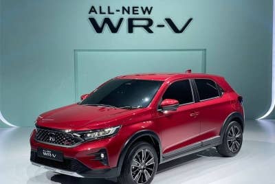 WR-V didatangkan dengan empat varian berharga antara RM89,900 dan RM107,900. - Foto: FB MotoMalaya