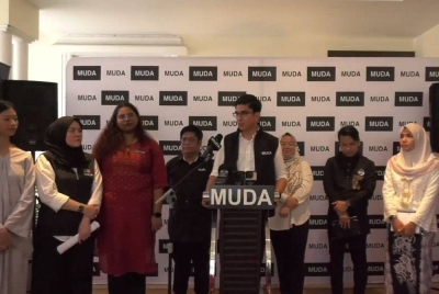 Syed Saddiq pada sidang media pengumuman calon Muda secara langsung dalam talian pada Khamis.