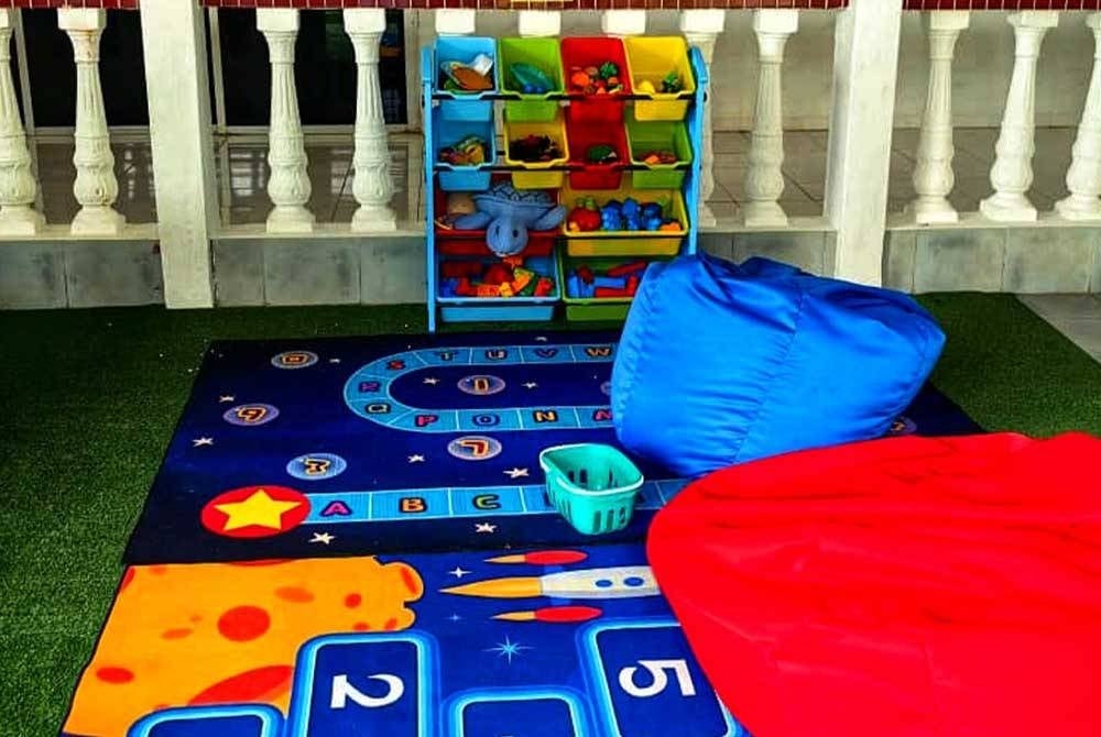 Ruangan kanak-kanak untuk bermain turut disediakan di masjid tersebut