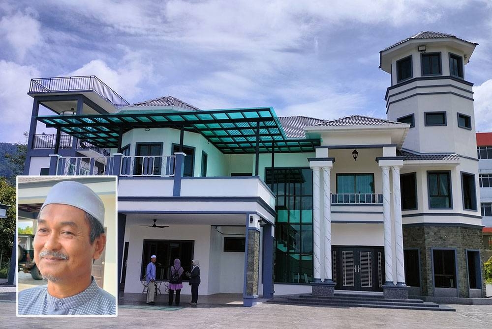 Rumah banglo dibina Shabudin hasil titik peluk sebagai penyelam dasar laut.