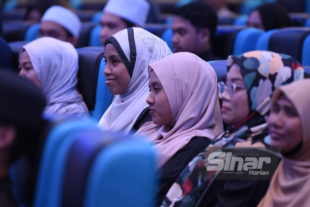 Pengunjung yang hadir semasa Khairul Firdaus semasa Majlis Pelancaran Pakej Umrah Rahmah CSR Andalusia. - FOTO SINAR HARIAN/MOHD RAFIQ REDZUAN HAMZAH