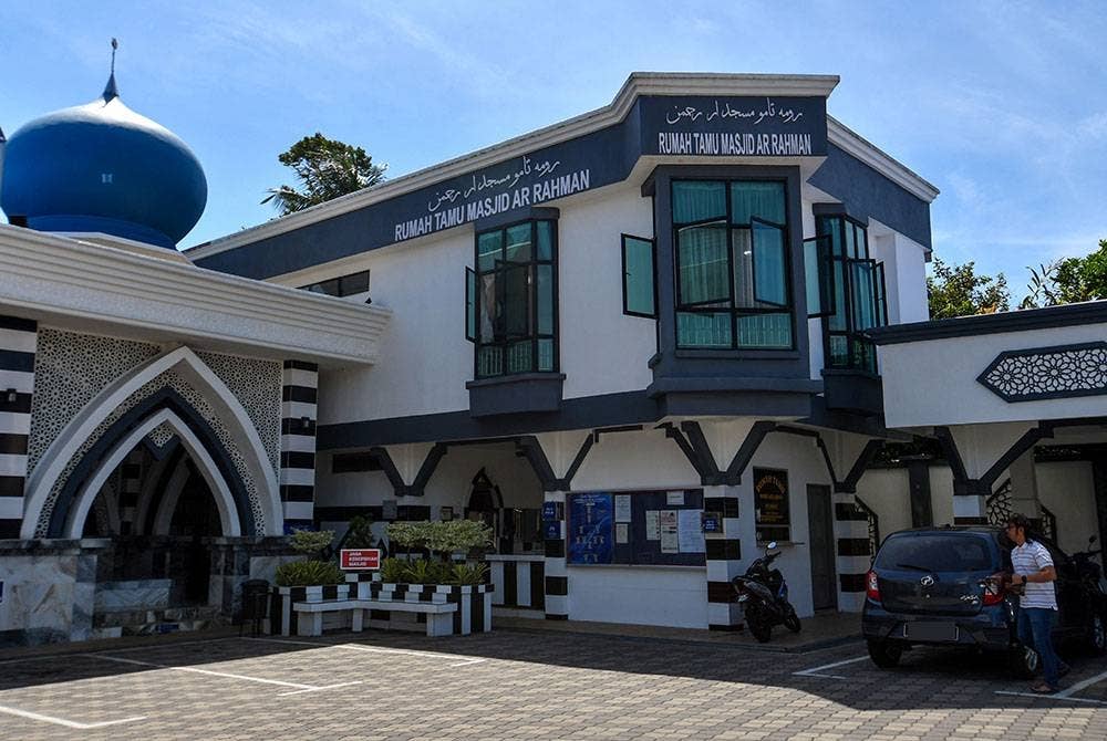 Suasana rumah tamu yang dibina bersebelahan Masjid Ar Rahman di Kubang Batang sering mendapat sambutan pengunjung untuk menginap di sini. 