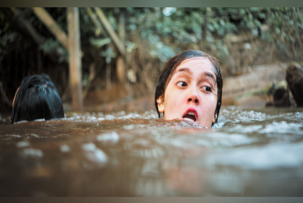 Uqasha melakukan sendiri kebanyakan babak aksi dalam Sumpahan Jerunei.