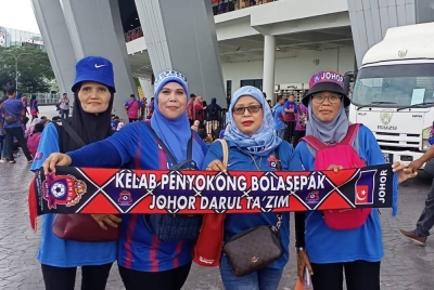 Sebahagian daripada ahli JFC di Stadium Sultan Ibrahim, baru-baru ini. - foto fb JFC