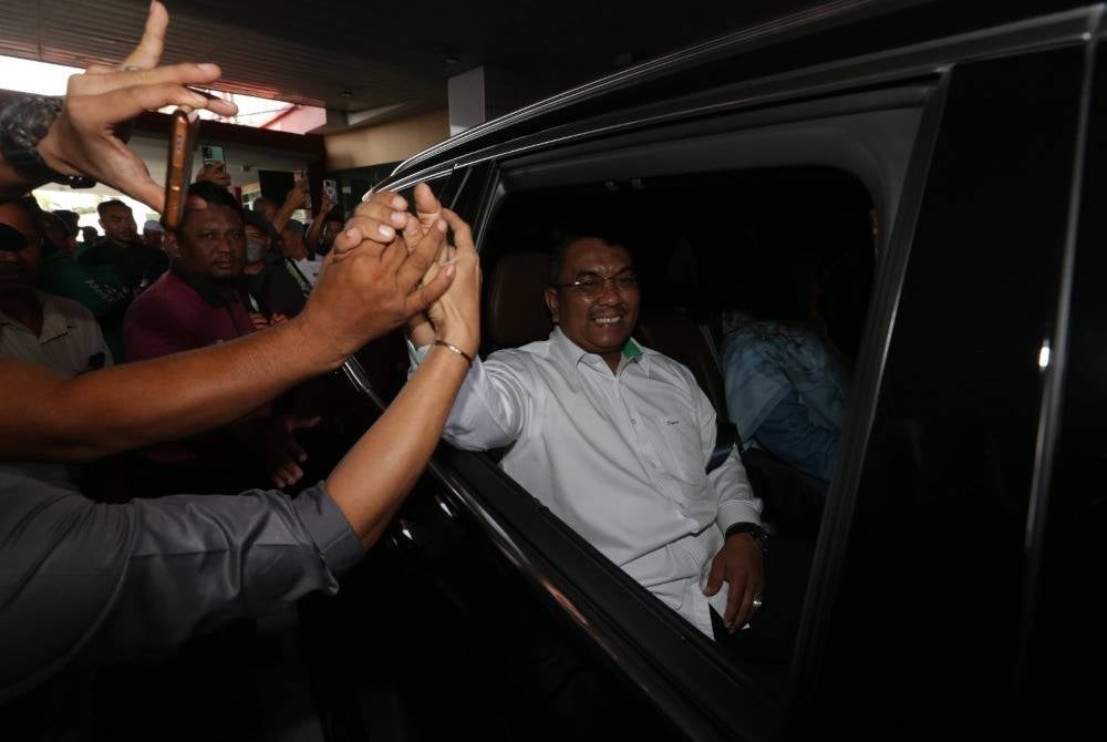 Sanusi hari ini didakwa di Mahkamah Sesyen Selayang atas dua tuduhan menghasut berhubung isu pelantikan Menteri Besar Selangor dan penubuhan Kerajaan Perpaduan.