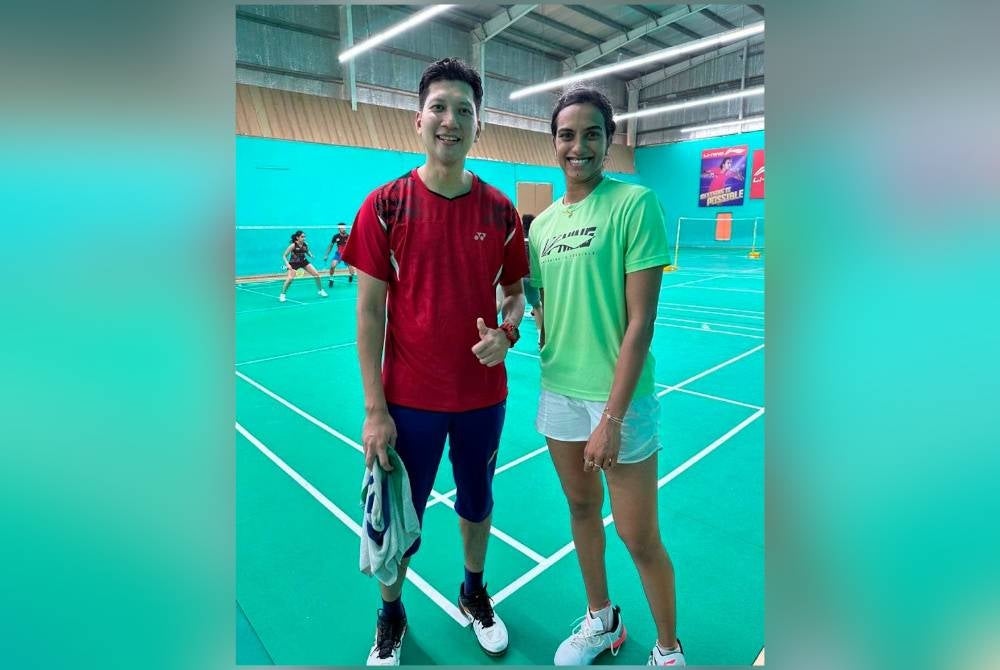 Hafiz (kiri) memulakan tugas rasmi sebagai jurulatih peribadi Sindhu bermula pada Terbuka Korea di Yeosu minggu ini.